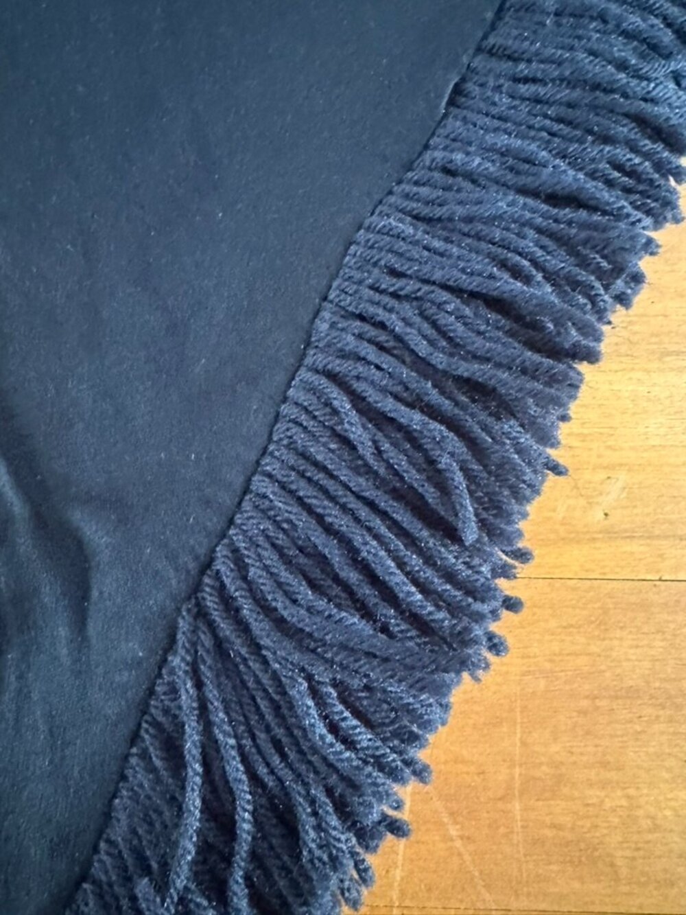 Black Fringe Triangle Shawl Wrap Gothic Witchy Dark Academia Boho - Picture 9 of 13